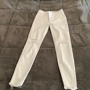 American Eagle white ripped jeans next Level size 4